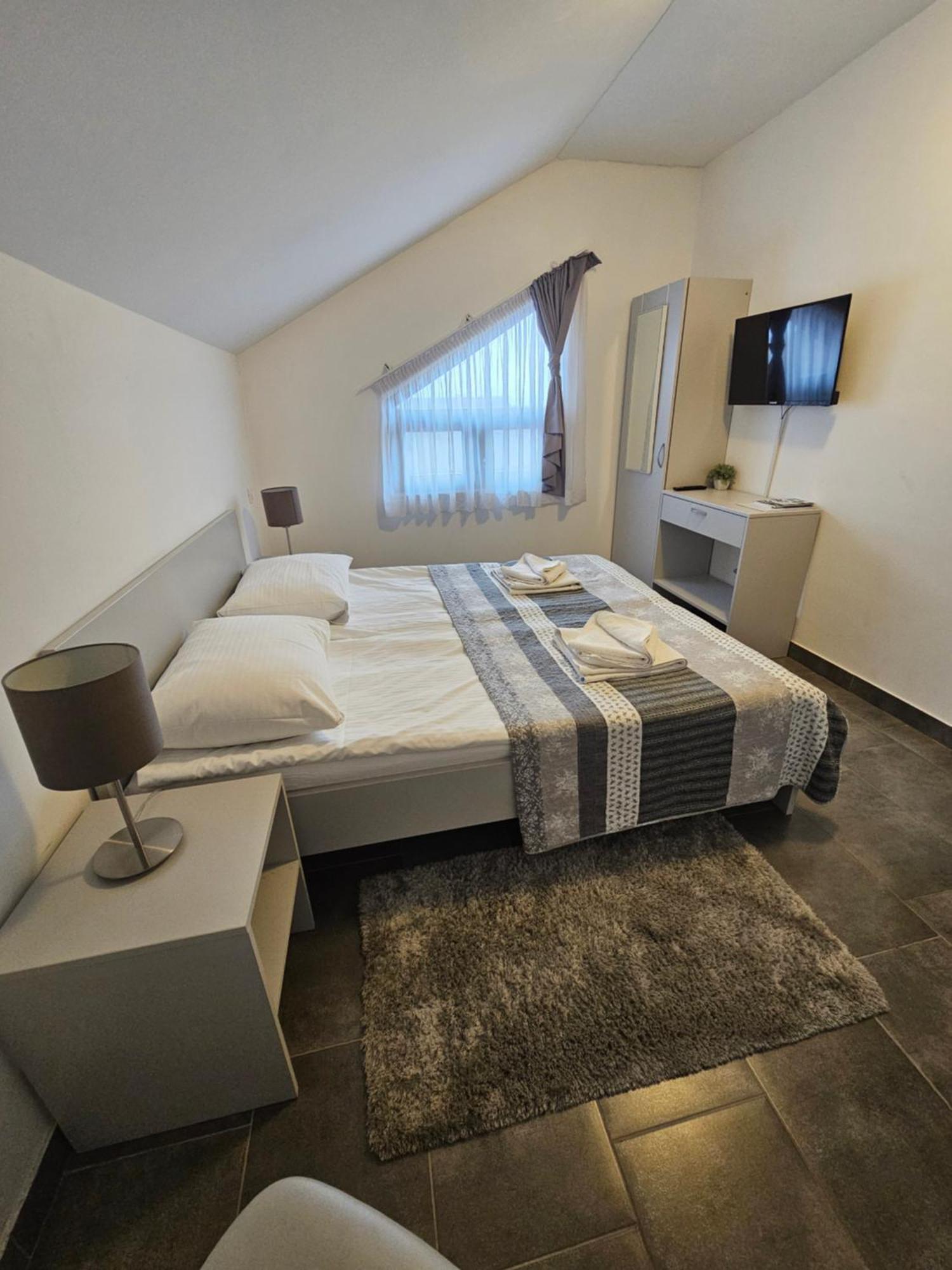 Filipovic Rent A Car & Apartments Selnica Scitarjevska Kültér fotó