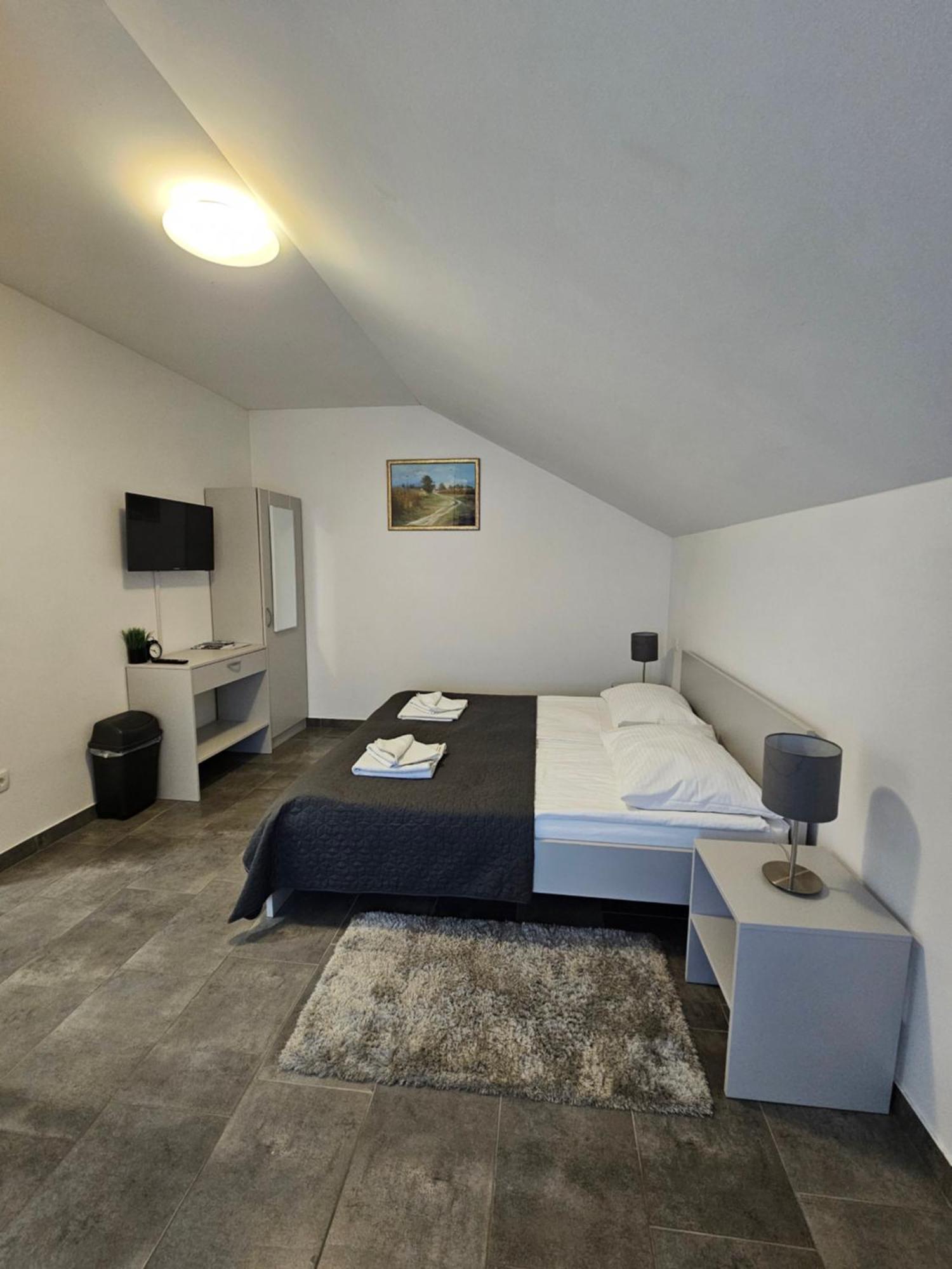 Filipovic Rent A Car & Apartments Selnica Scitarjevska Kültér fotó
